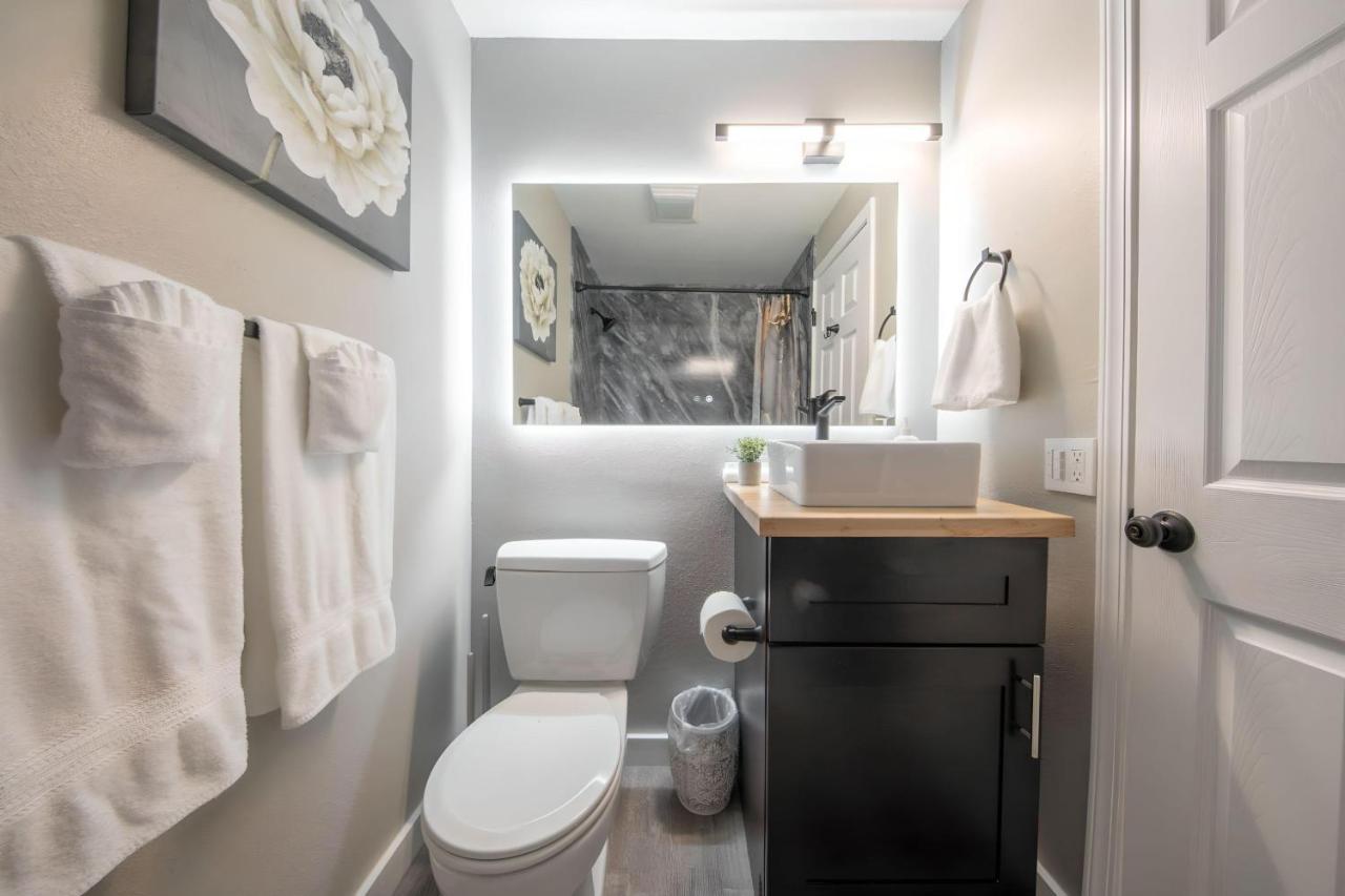 High Point Guesthouse - Next To Seattle Chinese Garden מראה חיצוני תמונה
